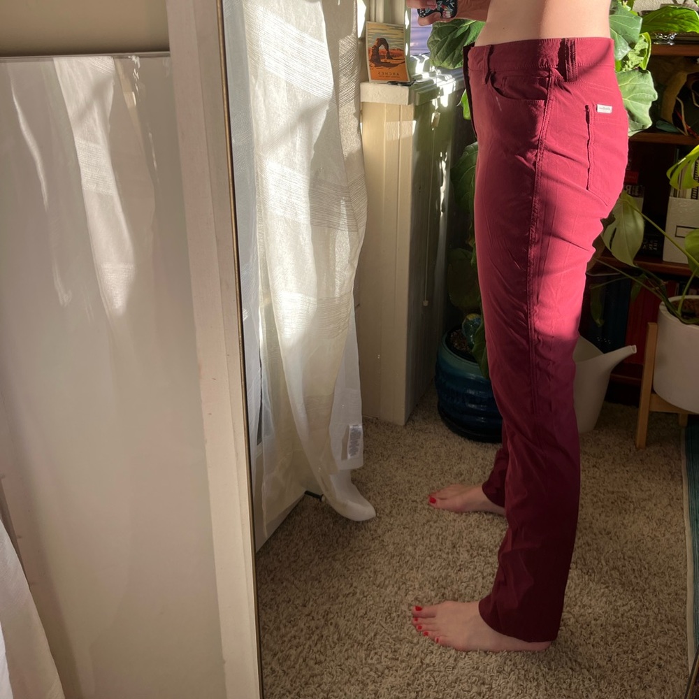 Eddie Bauer 10 Tall red hiking pants 
Wicking and mesh pockets